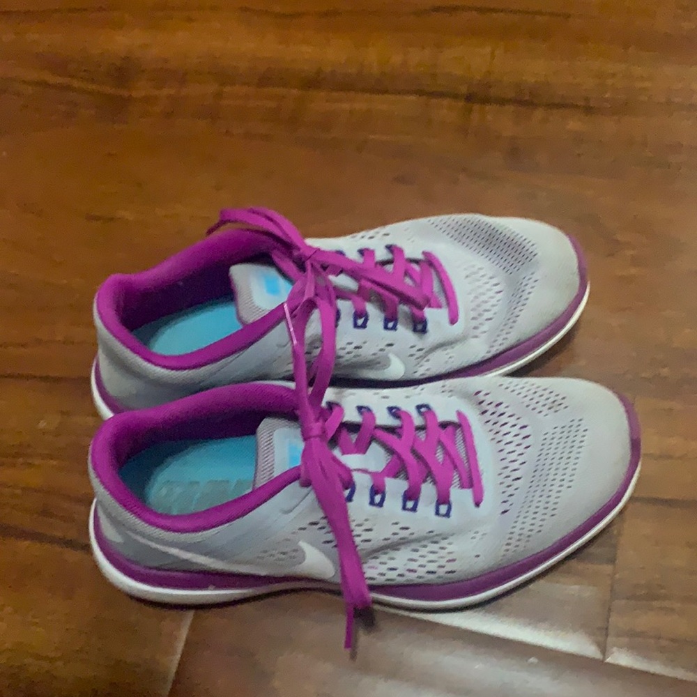 Nike tennis shoes